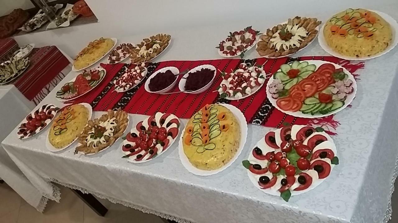 Pensiunea Poiana Soarelui Brates Екстериор снимка