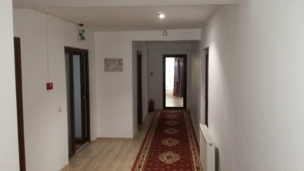 Pensiunea Poiana Soarelui Brates Екстериор снимка