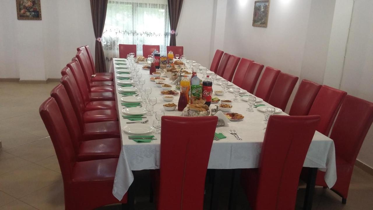 Pensiunea Poiana Soarelui Brates Екстериор снимка